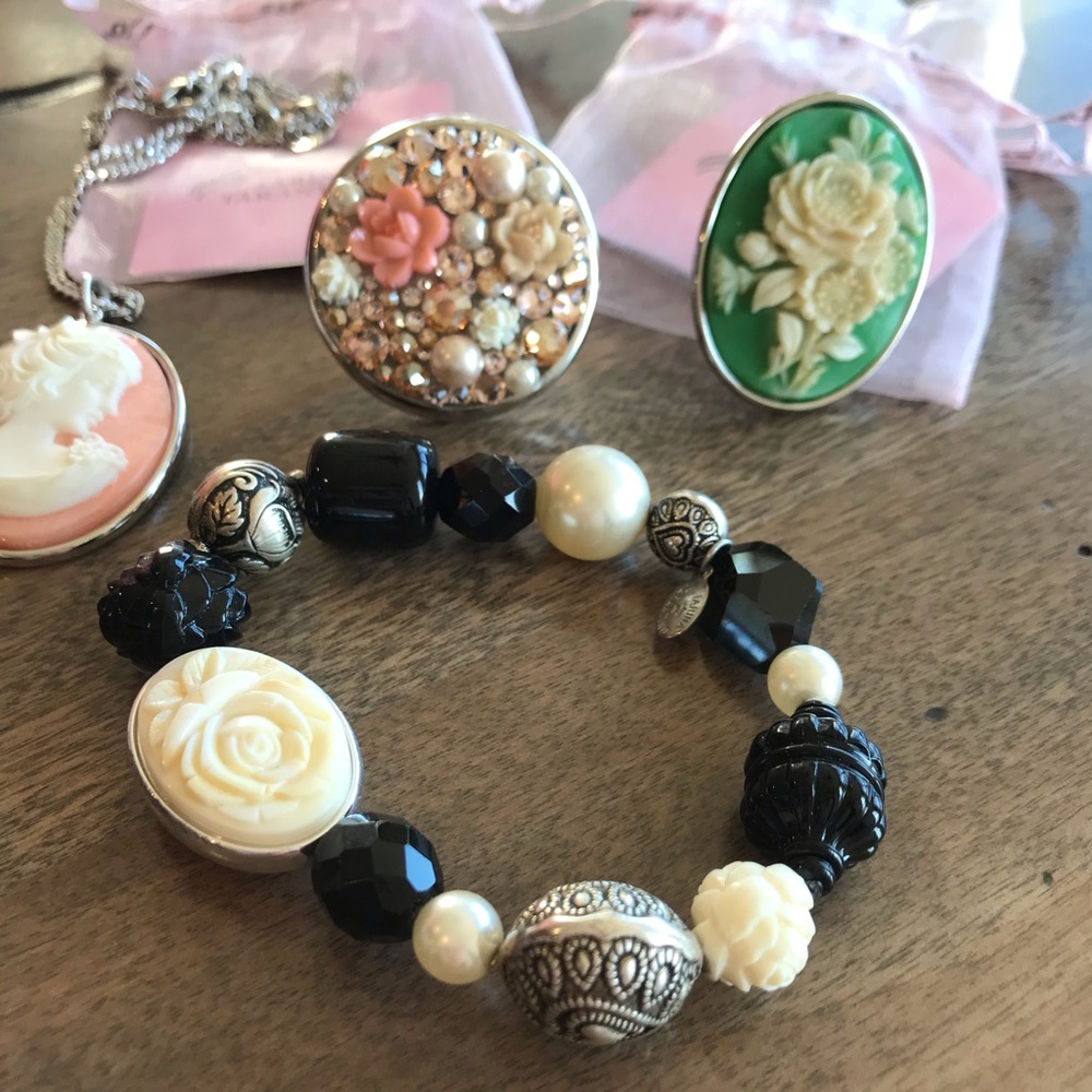 Tarina Tarantino Cameo Collection Bundle!